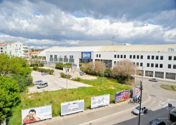 Ivona Centar 公寓 *